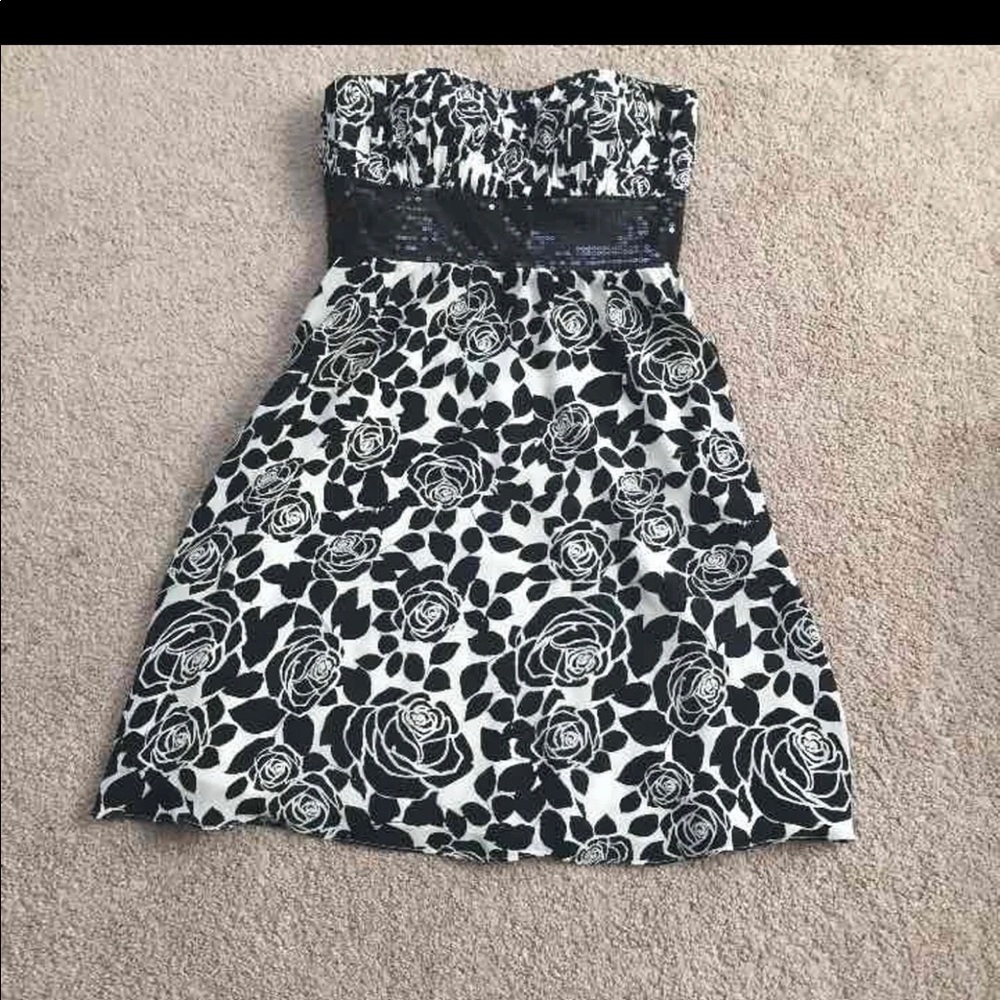 WHBM  strapless a-line cocktail dress - size 2
